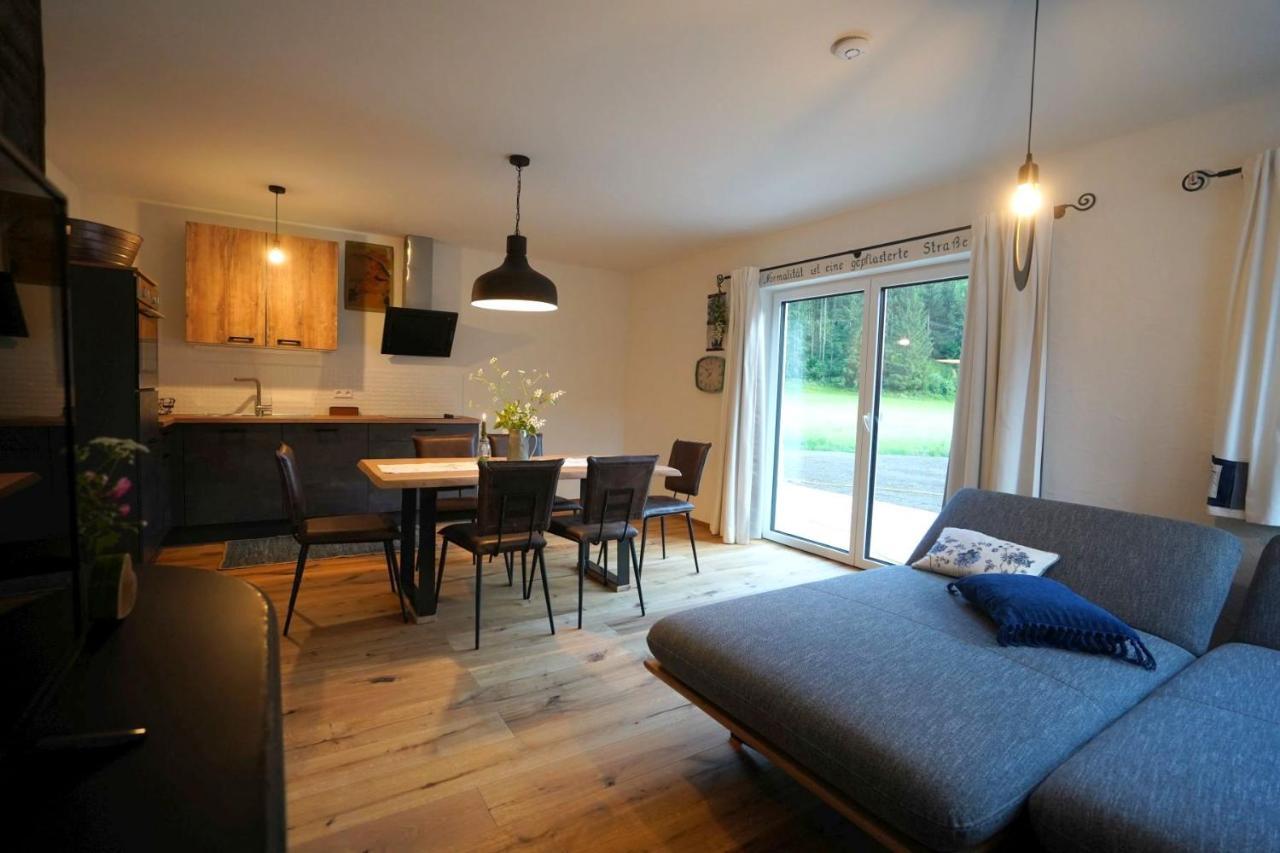 Chalet - Apartment - Mit Liebe Dekoriert Oblarn Buitenkant foto